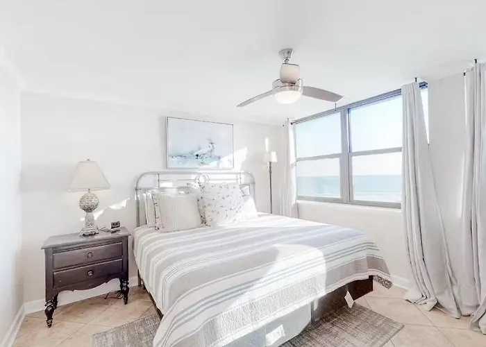 Holiday home Gulf House 101 - Gulf Front - Sleeps 8 - Great Location - Prickett *