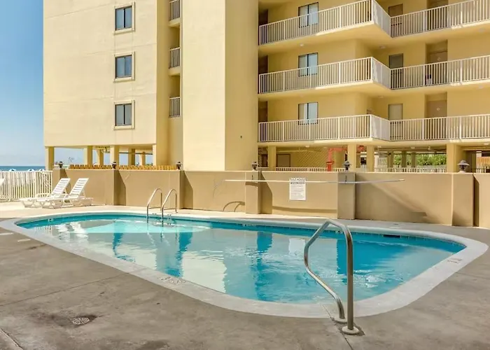 Holiday home Gulf House 101 - Gulf Front - Sleeps 8 - Great Location - Prickett Gulf Shores
