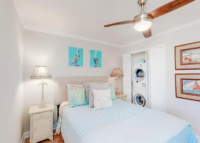 Holiday home Gulf House 101 - Gulf Front - Sleeps 8 - Great Location - Prickett *
