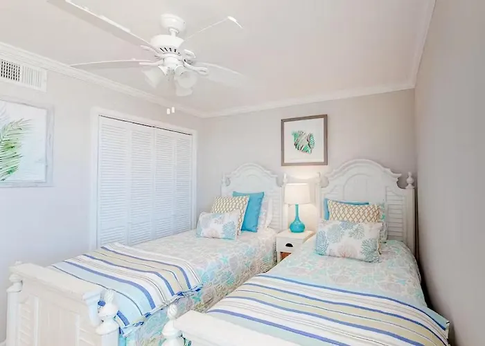 Gulf House 101 - Gulf Front - Sleeps 8 - Great Location - Prickett * Gulf Shores