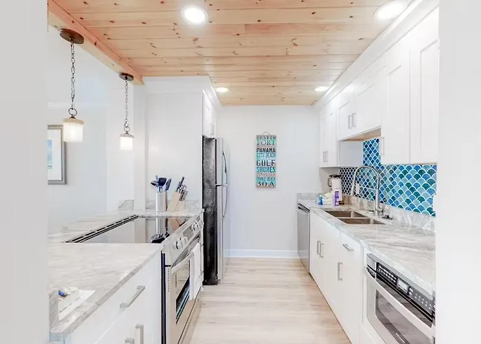 Gulf House 101 - Gulf Front - Sleeps 8 - Great Location - Prickett Holiday home