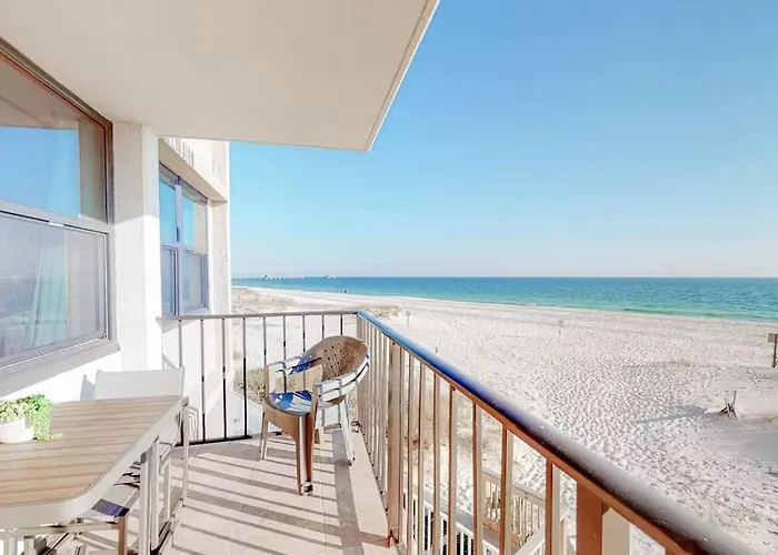 Gulf House 101 - Gulf Front - Sleeps 8 - Great Location - Prickett Holiday home *