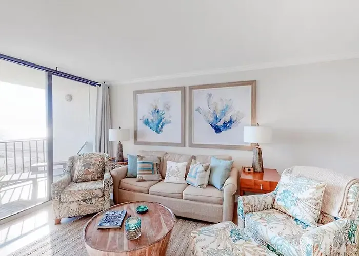 Gulf House 101 - Gulf Front - Sleeps 8 - Great Location - Prickett Holiday home *