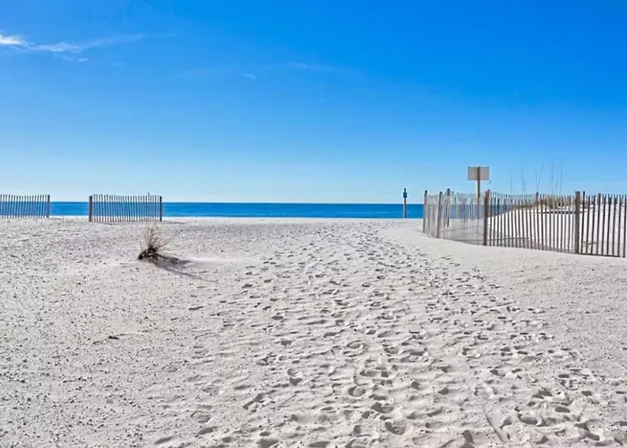Gulf House 101 - Gulf Front - Sleeps 8 - Great Location - Prickett Holiday home *